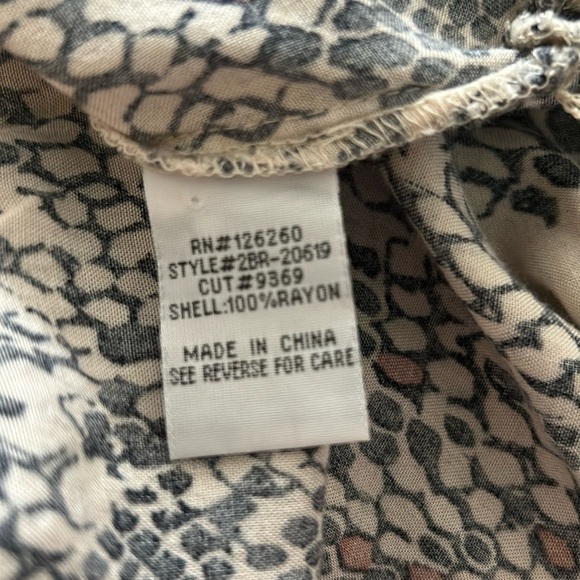 Velvet Heart snakeskin rayon top - Picture 7 of 7